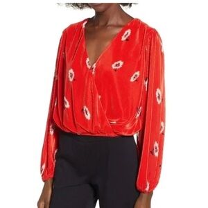 ASTR the Label Red Floral Printed Long Sleeve Surplice Neckline Cropped Top Sz S